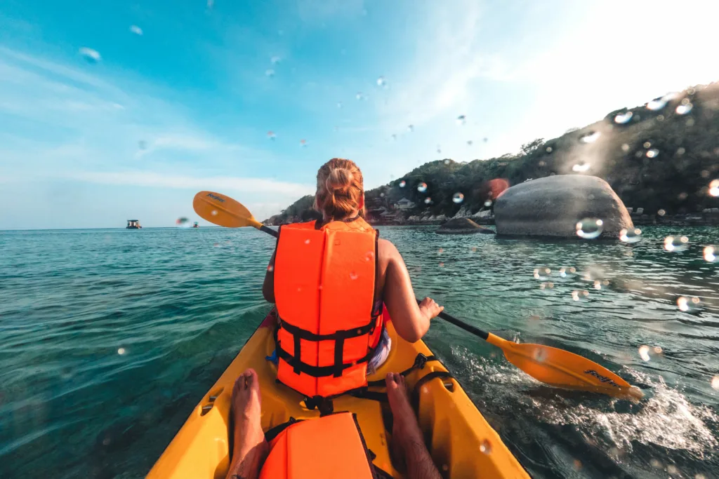 Kayaking in Kot Tao